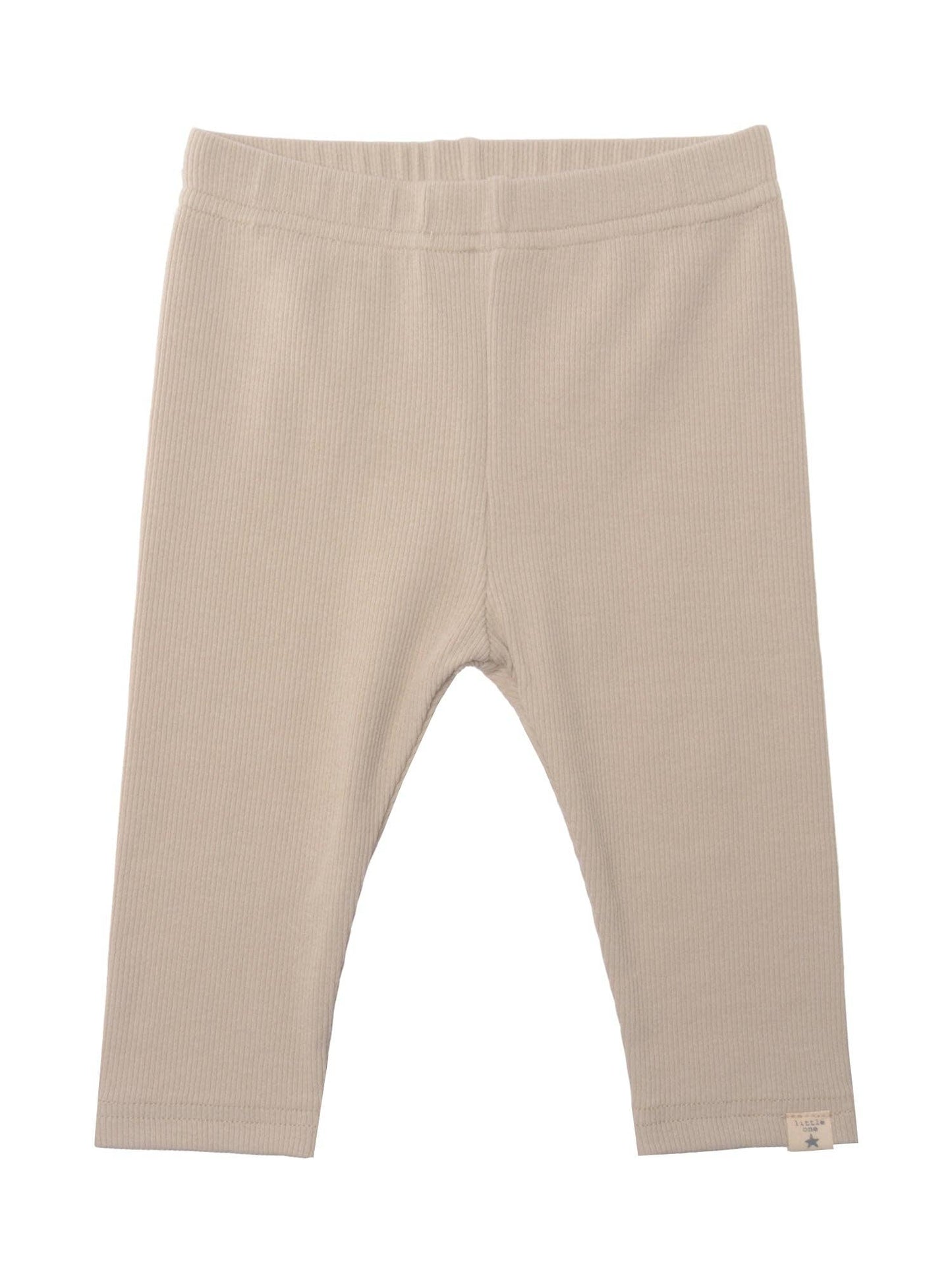 Ein Kombinations-Wunder für den Kleiderschrank! Die klassische Basic-Leggings aus weichem Jersey sitzt sanft am Babybauch und rutscht nicht.