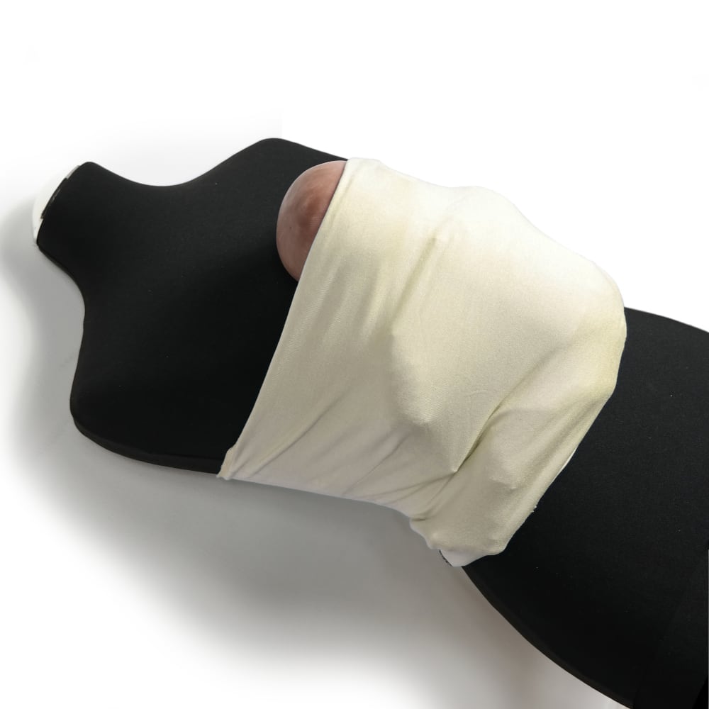 Haut an Haut von Anfang an. Das anschmiegsame Bonding-Top stabilisiert Neugeborene, fördert die Bindung zum Baby und erleichtert ungestörtes Stillen.