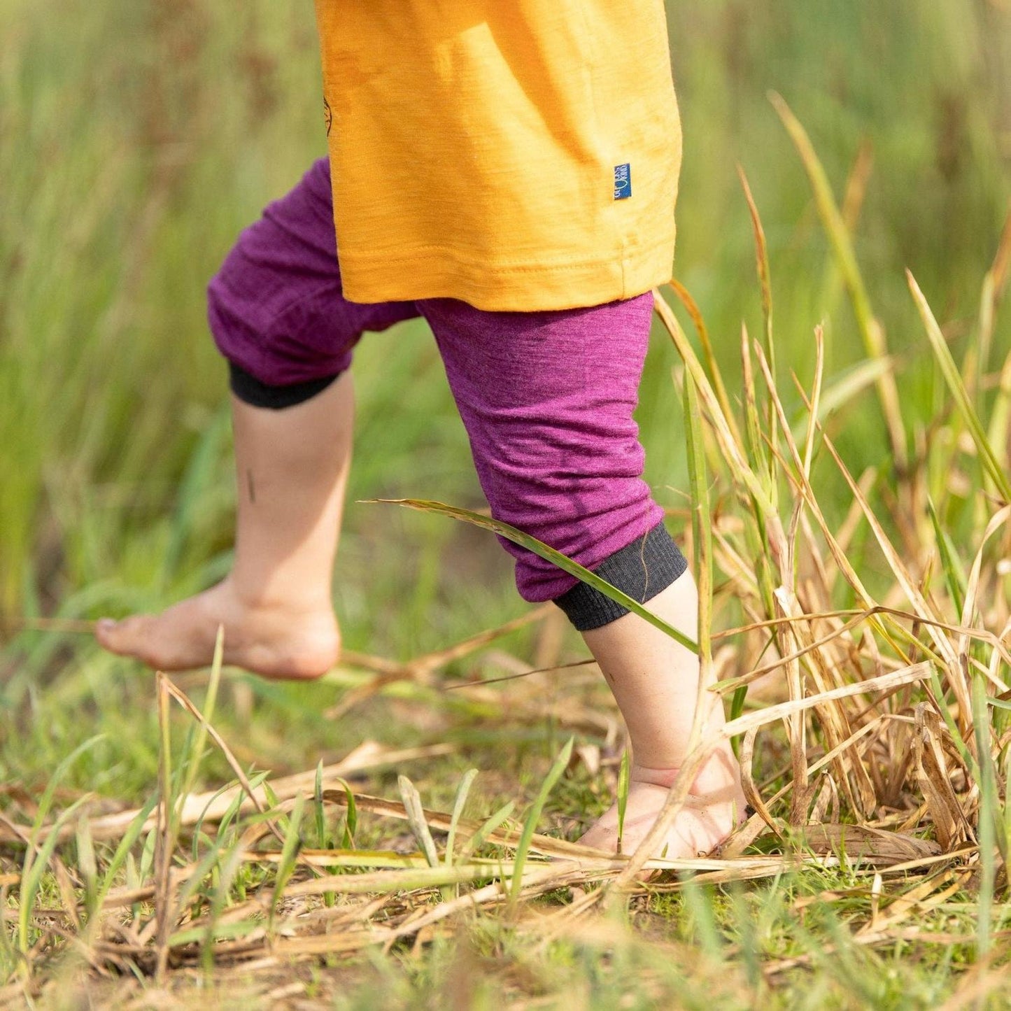 Der ideale Hautschmeichler für Tag und Nacht! Butterweiche Kinder-Leggings aus Bio-Merinowolle & Seide, absolut kratzfrei und temperaturausgleichend.