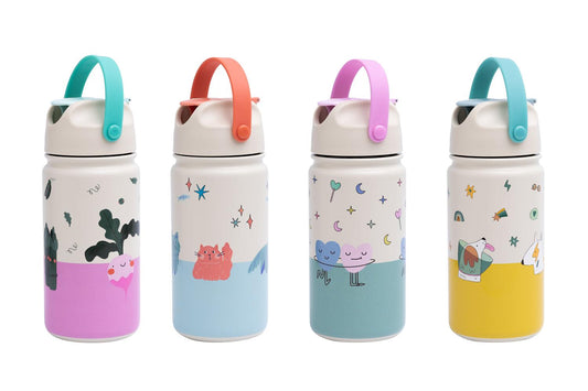 Auslaufsicher und robust! Die doppelwandige Thermo-Trinkflasche hält Getränke stundenlang kalt oder warm und lässt sich kinderleicht bedienen.