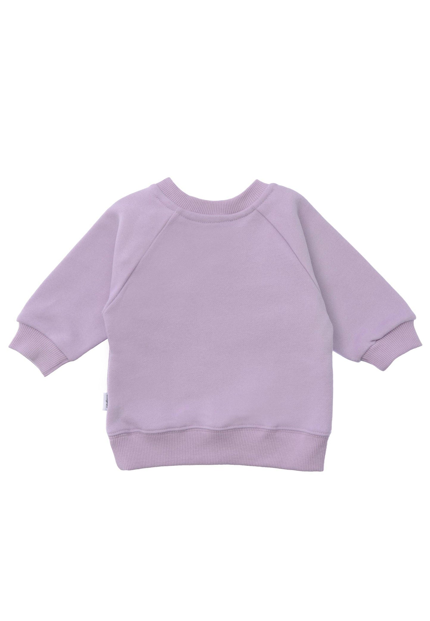 Kuschelig warm und magisch schön. Das fliederfarbene Sweatshirt mit Mond-Print ist der bequeme Alltagsbegleiter für kleine Träumer und Abenteurer.