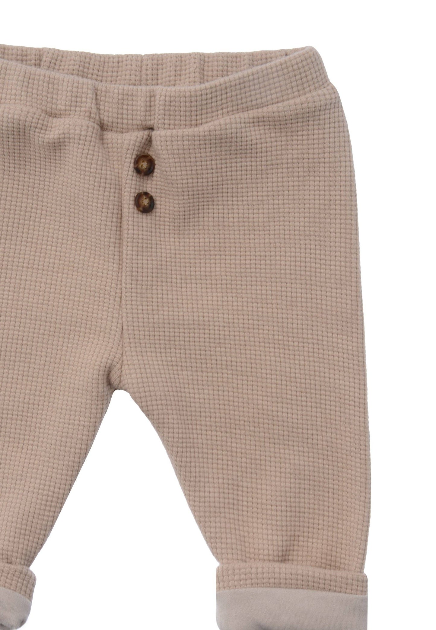 Die ideale Hose für kleine Wirbelwinde! Weicher Waffelpiqué aus 100% Baumwolle ist robust, atmungsaktiv und sitzt dank Komfortbund einfach perfekt.