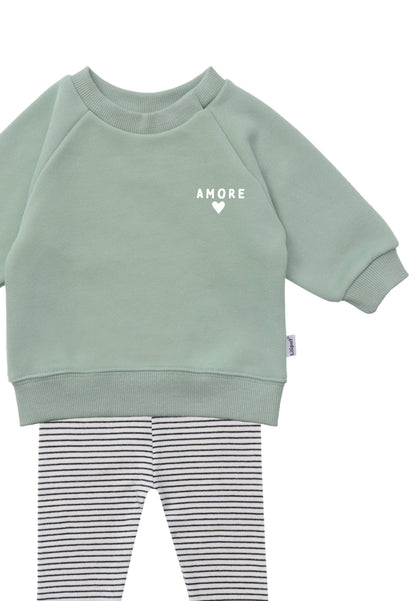 Ein Outfit zum Verlieben! Das weiche, 2-teilige Set aus kuscheligem ""amore"" Sweatshirt und bequemer Leggings macht jeden Kita-Tag mit.