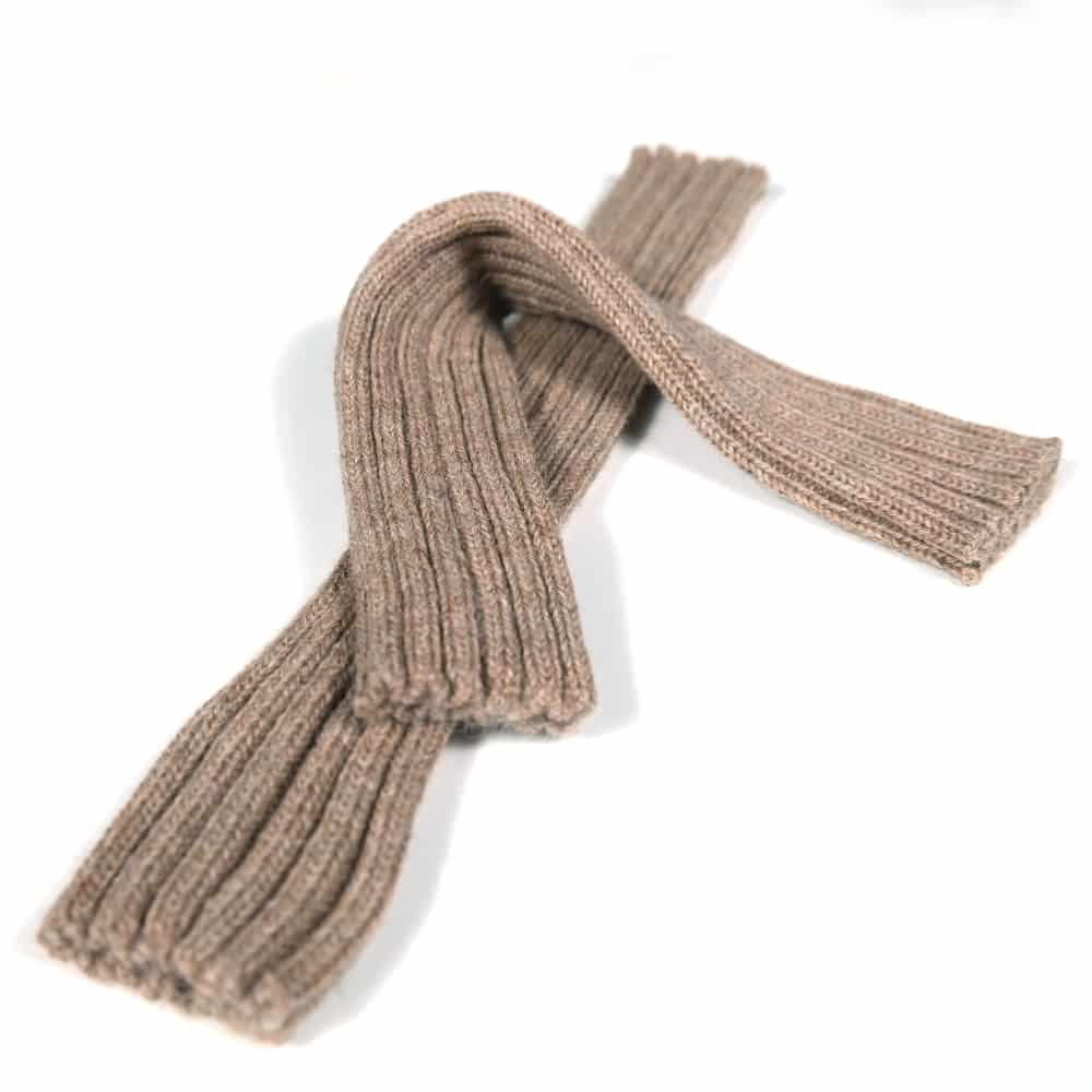 Schluss mit kalten Waden! Die herrlich weichen Stulpen aus reiner Baby-Alpakawolle sind hypoallergen, kratzfrei und temperaturausgleichend.