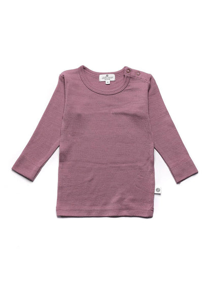 Der kratzfreie Begleiter für jeden Tag! Der weiche Strickpullover aus 100% Merinowolle gleicht beim Toben die Temperatur perfekt aus und wärmt angenehm.