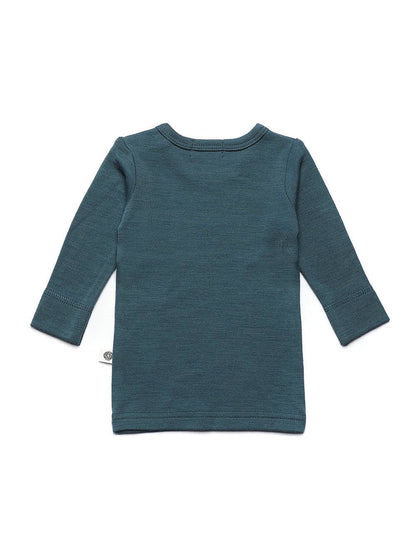 Der kratzfreie Begleiter für jeden Tag! Der weiche Strickpullover aus 100% Merinowolle gleicht beim Toben die Temperatur perfekt aus und wärmt angenehm.