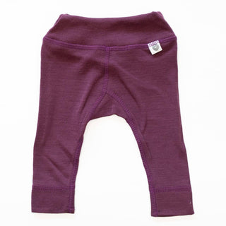 Kratzfreie Wärme für kleine Krabbler! Die weiche Strickhose aus 100% Merinowolle wächst dank der praktischen Umschlagbündchen lange mit deinem Kind mit.