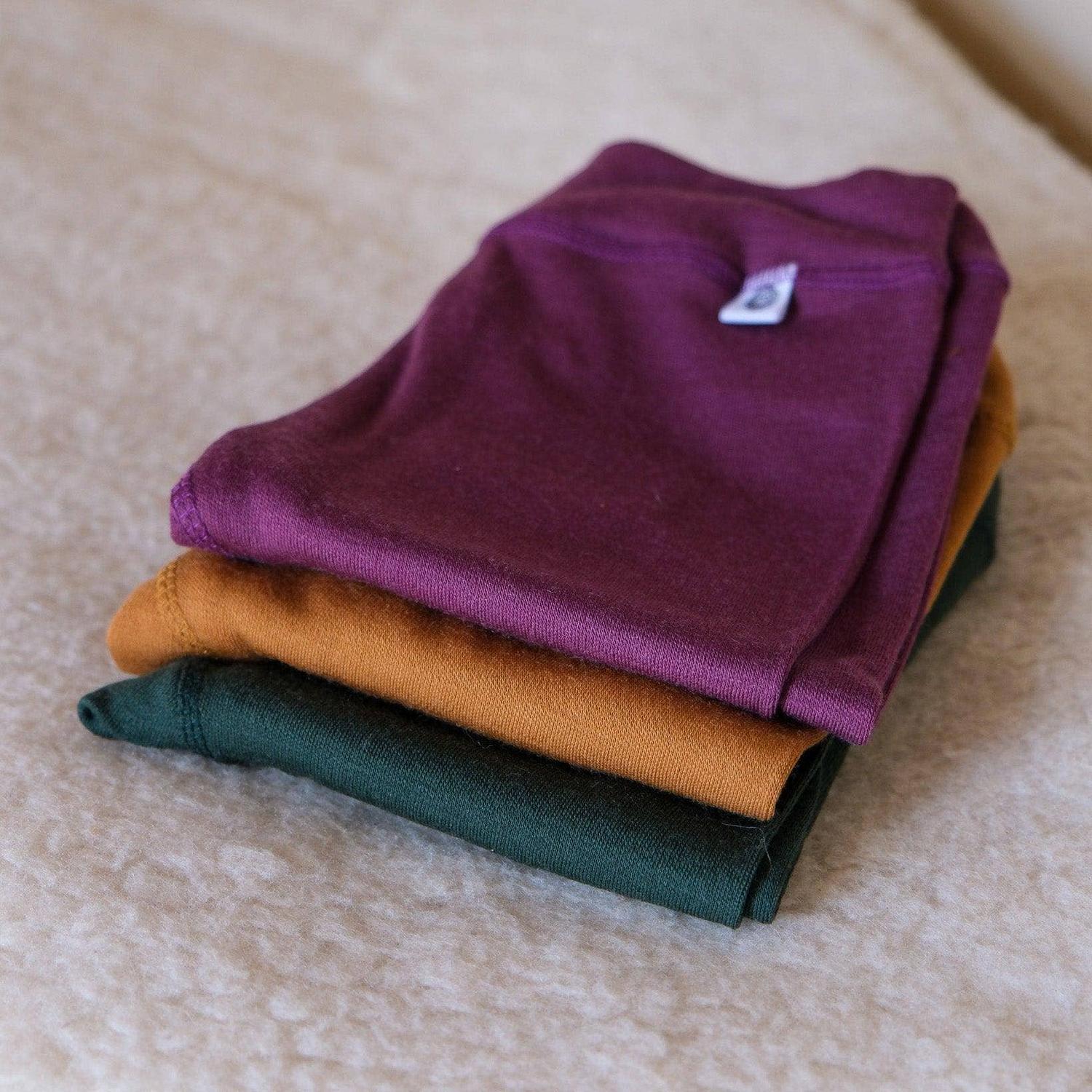 Kratzfreie Wärme für kleine Krabbler! Die weiche Strickhose aus 100% Merinowolle wächst dank der praktischen Umschlagbündchen lange mit deinem Kind mit.