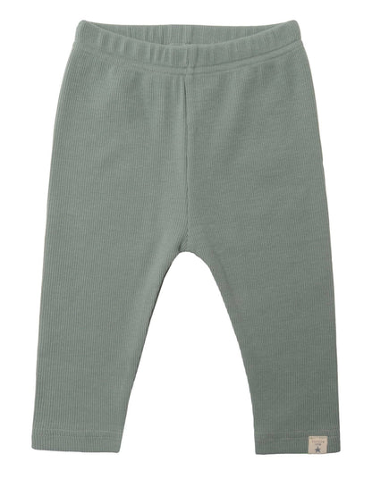 Ein Kombinations-Wunder für den Kleiderschrank! Die klassische Basic-Leggings aus weichem Jersey sitzt sanft am Babybauch und rutscht nicht.