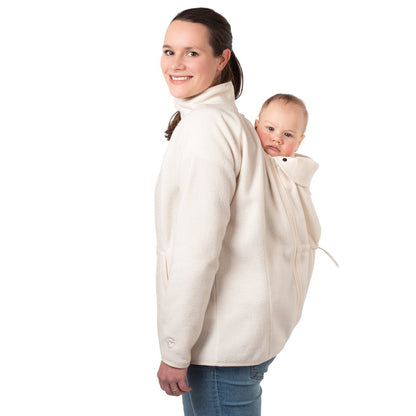 Die kuscheligste Schicht für die Übergangszeit! Die weiche 4-in-1 Fleece-Jacke schützt dich und dein Baby vor kühlem Wind und ist ideal als Unterziehjacke.