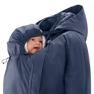 Das 4-in-1 Raumwunder für urbane Mamas. Der schicke Kurzmantel mit Bio-Baumwolle bietet Platz für Schwangerschaftsbauch und Babytrage (vorne & hinten).