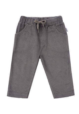 Perfekt für kleine Schatzsucher! Die robuste Kinder-Cordhose im coolen Retro-Look wärmt an kühleren Tagen und bietet maximale Bewegungsfreiheit.