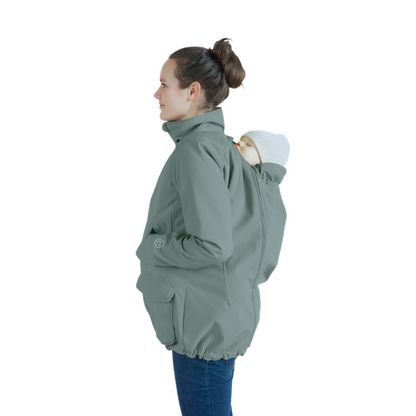 Eine für alles! Die wetterfeste 4-in-1 Softshell-Tragejacke für Schwangerschaft, Babytragen (Bauch & Rücken) und als schicke Solo-Jacke für Mamas.