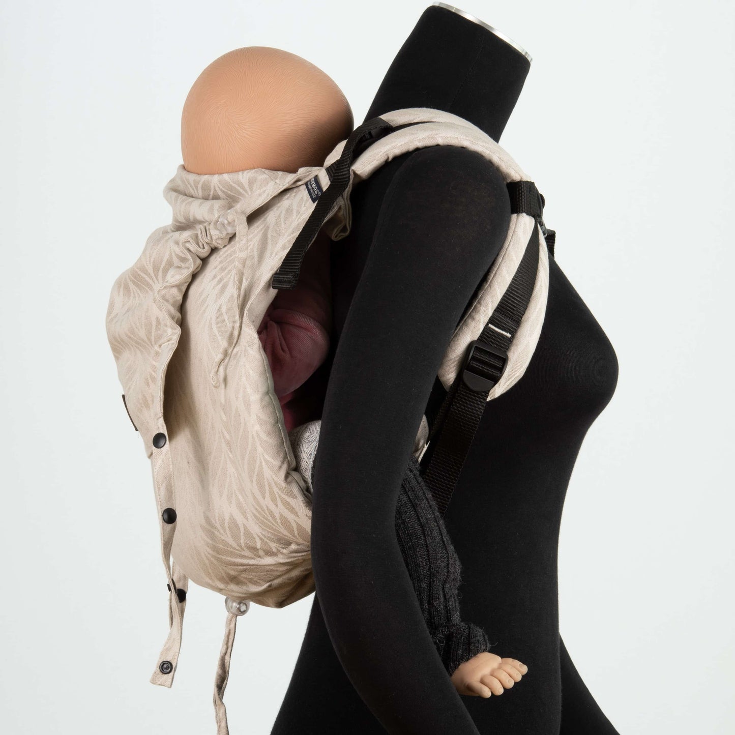 Mama, hoch! Mama, runter! Die schnelle Rucksack-Trage ohne Bauchgurt ist das kompakte Must-Have für Laufkinder und ideal in der Schwangerschaft.