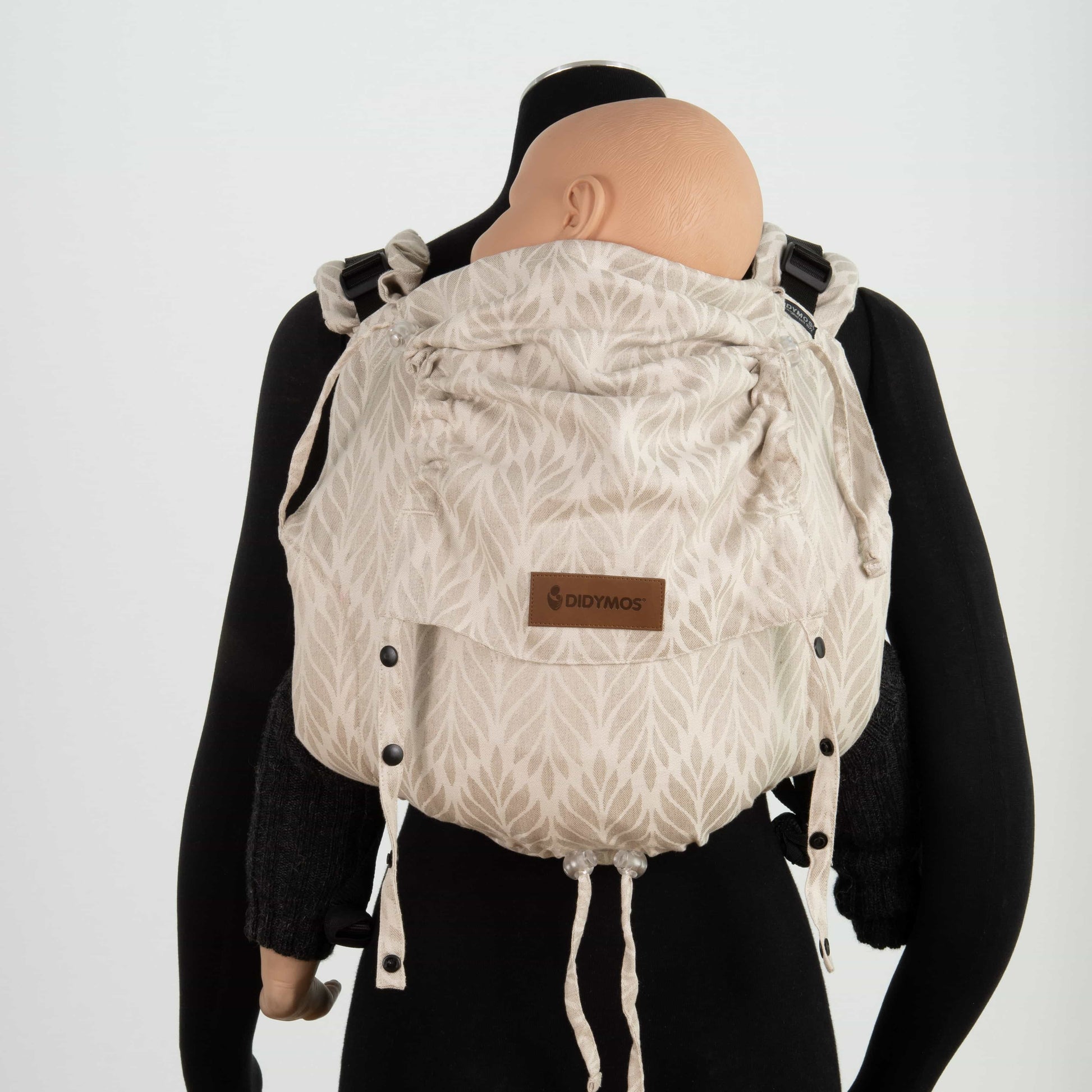 Mama, hoch! Mama, runter! Die schnelle Rucksack-Trage ohne Bauchgurt ist das kompakte Must-Have für Laufkinder und ideal in der Schwangerschaft.