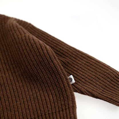 Die perfekte Schicht für das Zwiebelprinzip! Der klassische Strickpullover aus 100% temperaturausgleichender Merinowolle wärmt, ohne zu überhitzen.