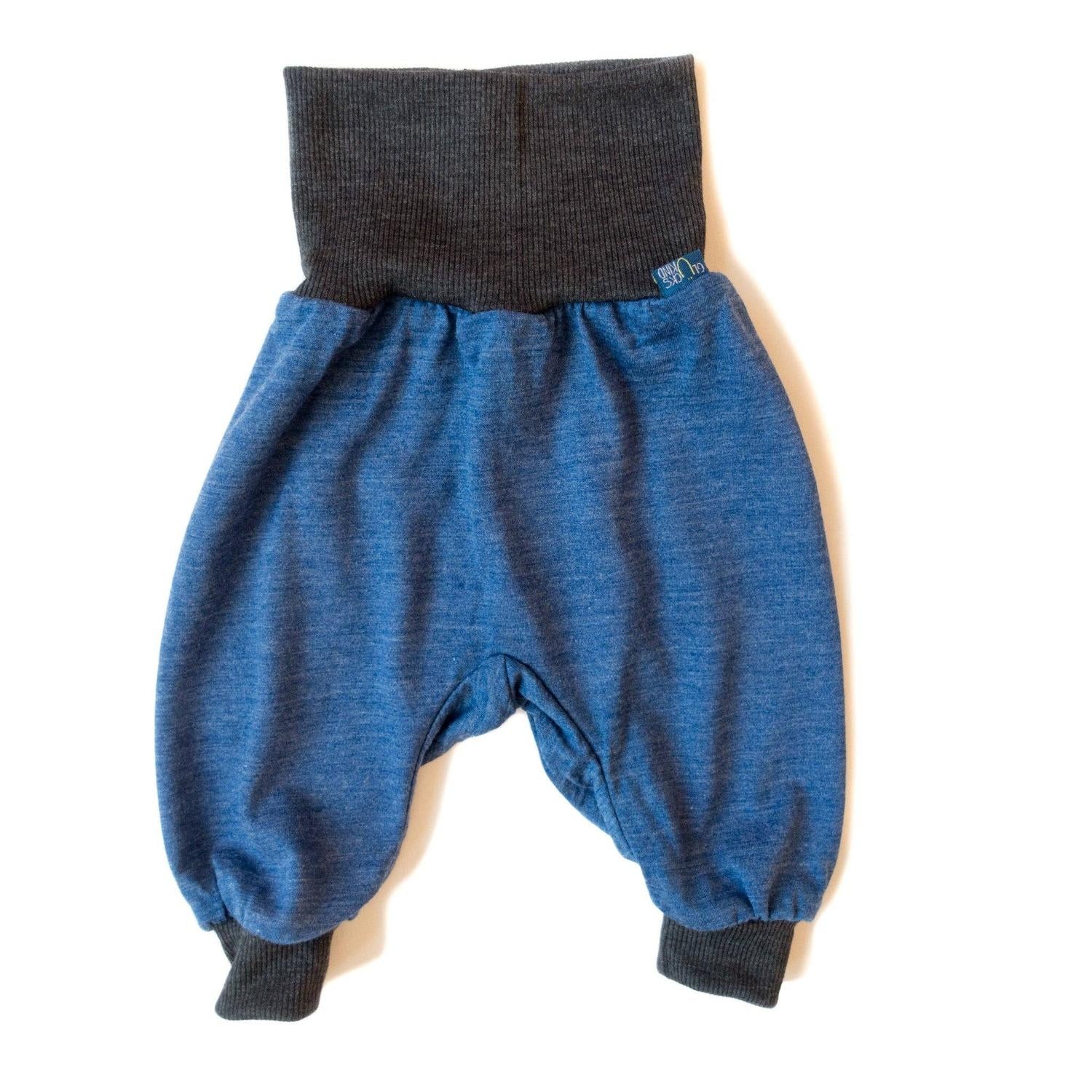 Der ideale Hautschmeichler für Tag und Nacht! Butterweiche Kinder-Leggings aus Bio-Merinowolle & Seide, absolut kratzfrei und temperaturausgleichend.