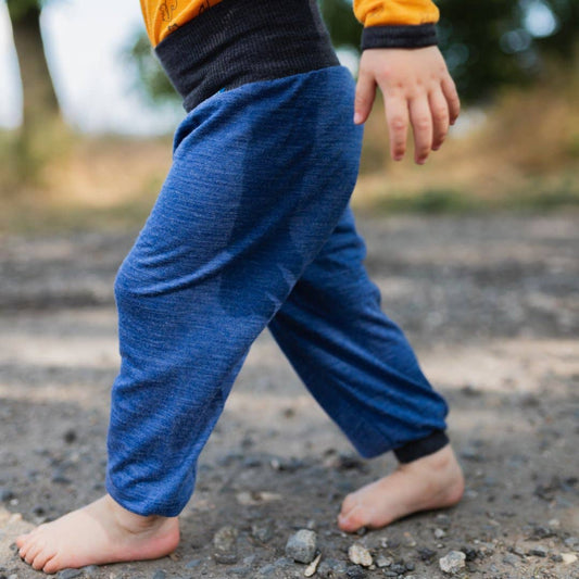 Der ideale Hautschmeichler für Tag und Nacht! Butterweiche Kinder-Leggings aus Bio-Merinowolle & Seide, absolut kratzfrei und temperaturausgleichend.