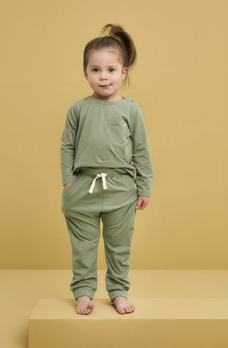 Cloby UV Jogginghose UPF 50+ für Babys & Kleinkinder – ultraweich, atmungsaktiv, chemiefrei. Für Spielplatz, Kinderwagen & Sommer. Größen 80–104. Jetzt entdecken!