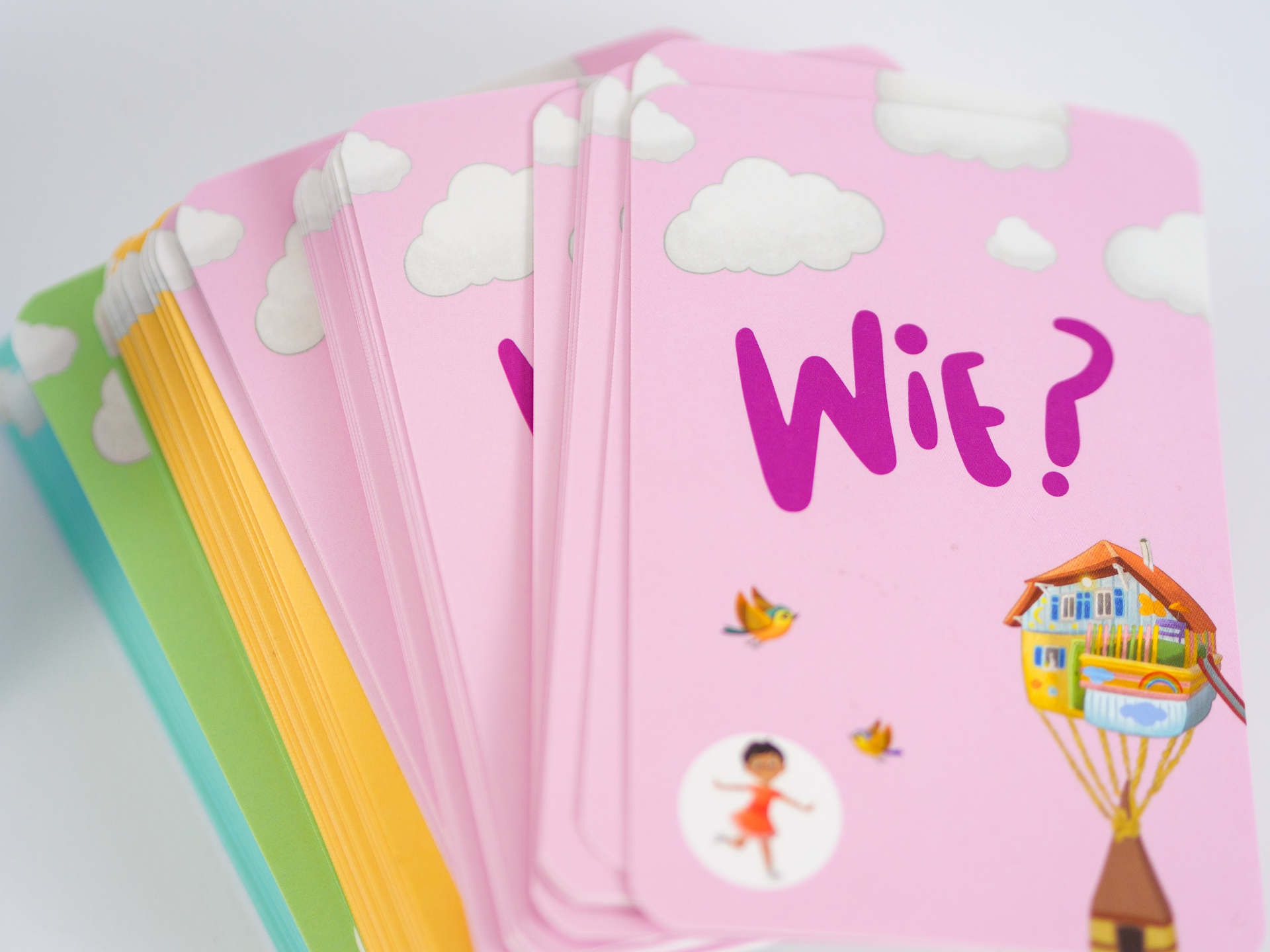 Schluss mit Machtkämpfen! Das innovative Kartenspiel für mehr Leichtigkeit im Familienalltag verwandelt Pflichten wie Aufräumen in echten Spielspaß.