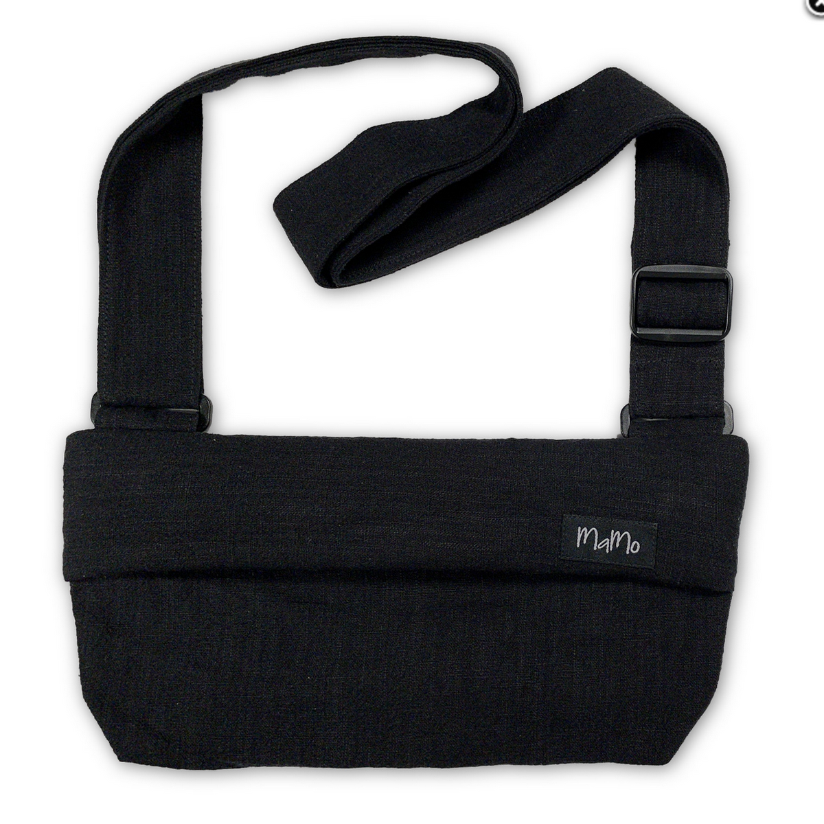 Hände frei und kein störender Rucksack! Die praktische Tasche für den MaMo Bauchgurt hält Schlüssel, Smartphone und Geld beim Spaziergang stets sicher griffbereit.