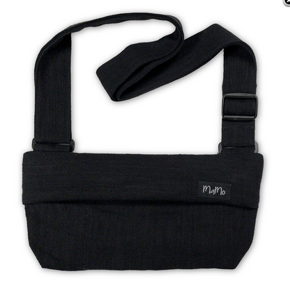 Hände frei und kein störender Rucksack! Die praktische Tasche für den MaMo Bauchgurt hält Schlüssel, Smartphone und Geld beim Spaziergang stets sicher griffbereit.