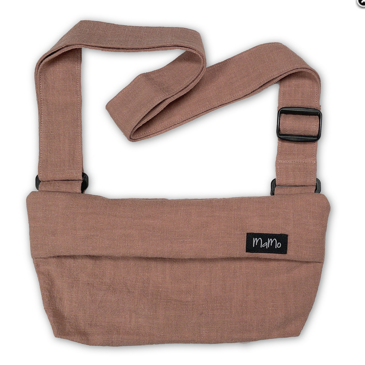 Hände frei und kein störender Rucksack! Die praktische Tasche für den MaMo Bauchgurt hält Schlüssel, Smartphone und Geld beim Spaziergang stets sicher griffbereit.