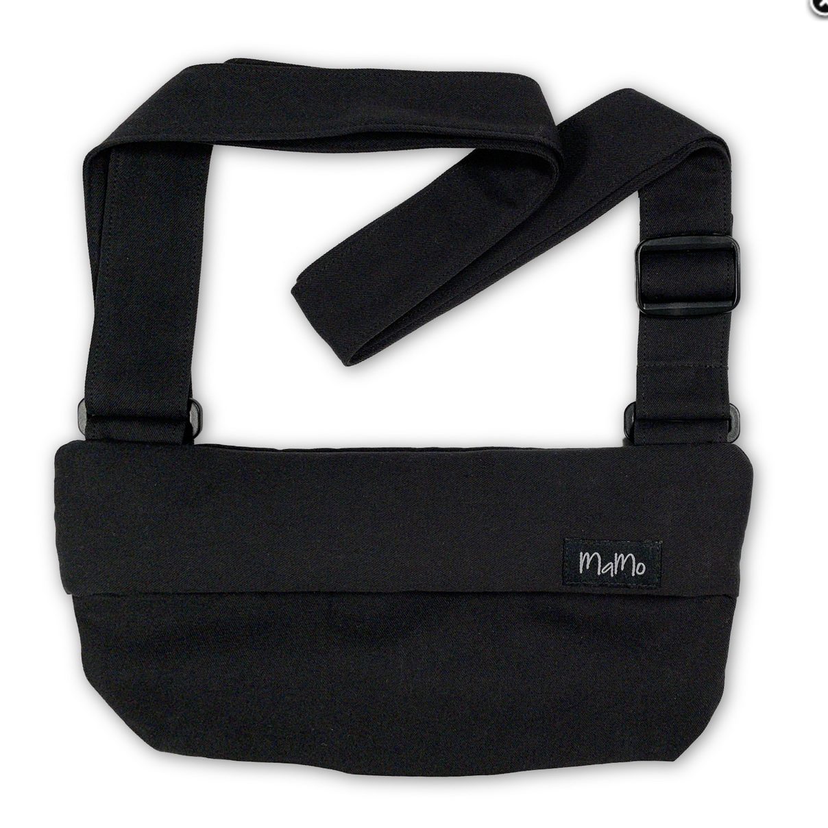 Hände frei und kein störender Rucksack! Die praktische Tasche für den MaMo Bauchgurt hält Schlüssel, Smartphone und Geld beim Spaziergang stets sicher griffbereit.