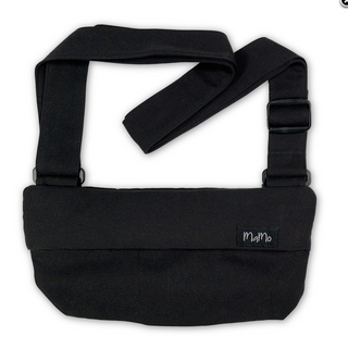 Hände frei und kein störender Rucksack! Die praktische Tasche für den MaMo Bauchgurt hält Schlüssel, Smartphone und Geld beim Spaziergang stets sicher griffbereit.