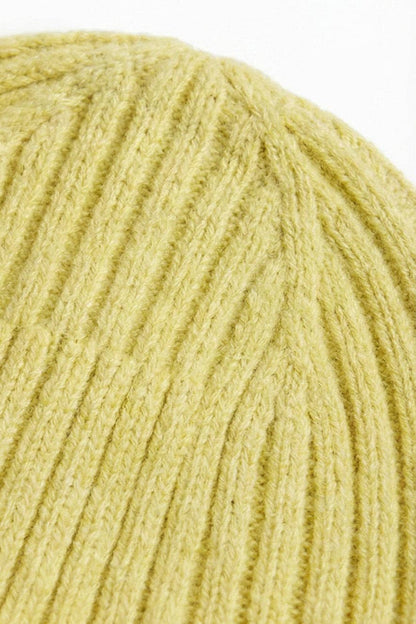 Skandinavische Wärme für kleine Köpfchen. Die temperaturausgleichende und absolut kratzfreie Strickmütze aus feinster Merinowolle mit Bindebändern.