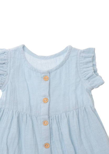 Bügelfrei und wunderbar atmungsaktiv! Das weiche Trägerkleid aus Musselin fällt wunderschön leicht und ist der perfekte Begleiter für den Sommer.