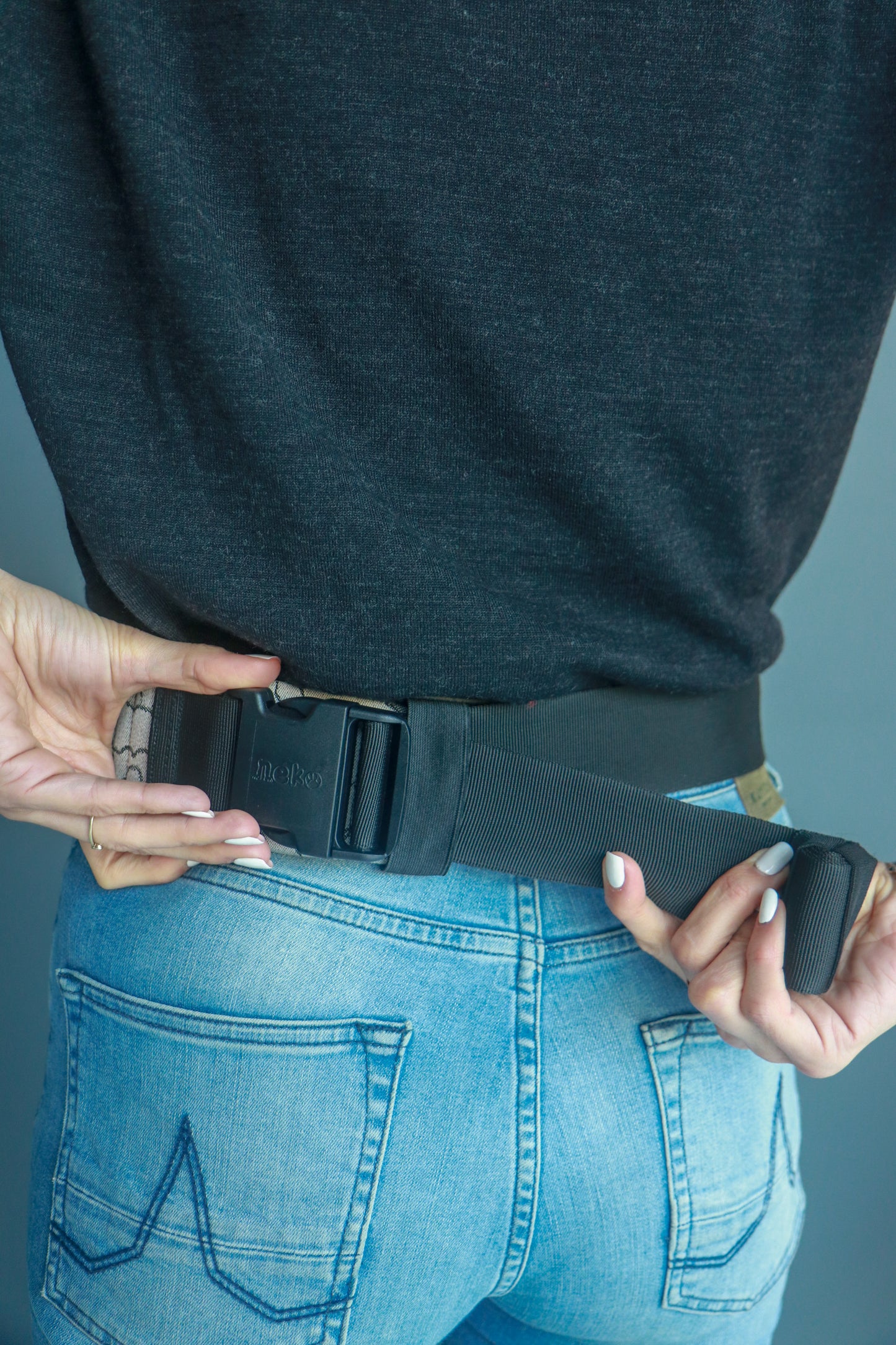 Kuschelig weich direkt aus der Box! Die Neko Half-Buckle bietet durch gepolsterte und auffächerbare Träger unvergleichlichen Komfort für dein Neugeborenes.