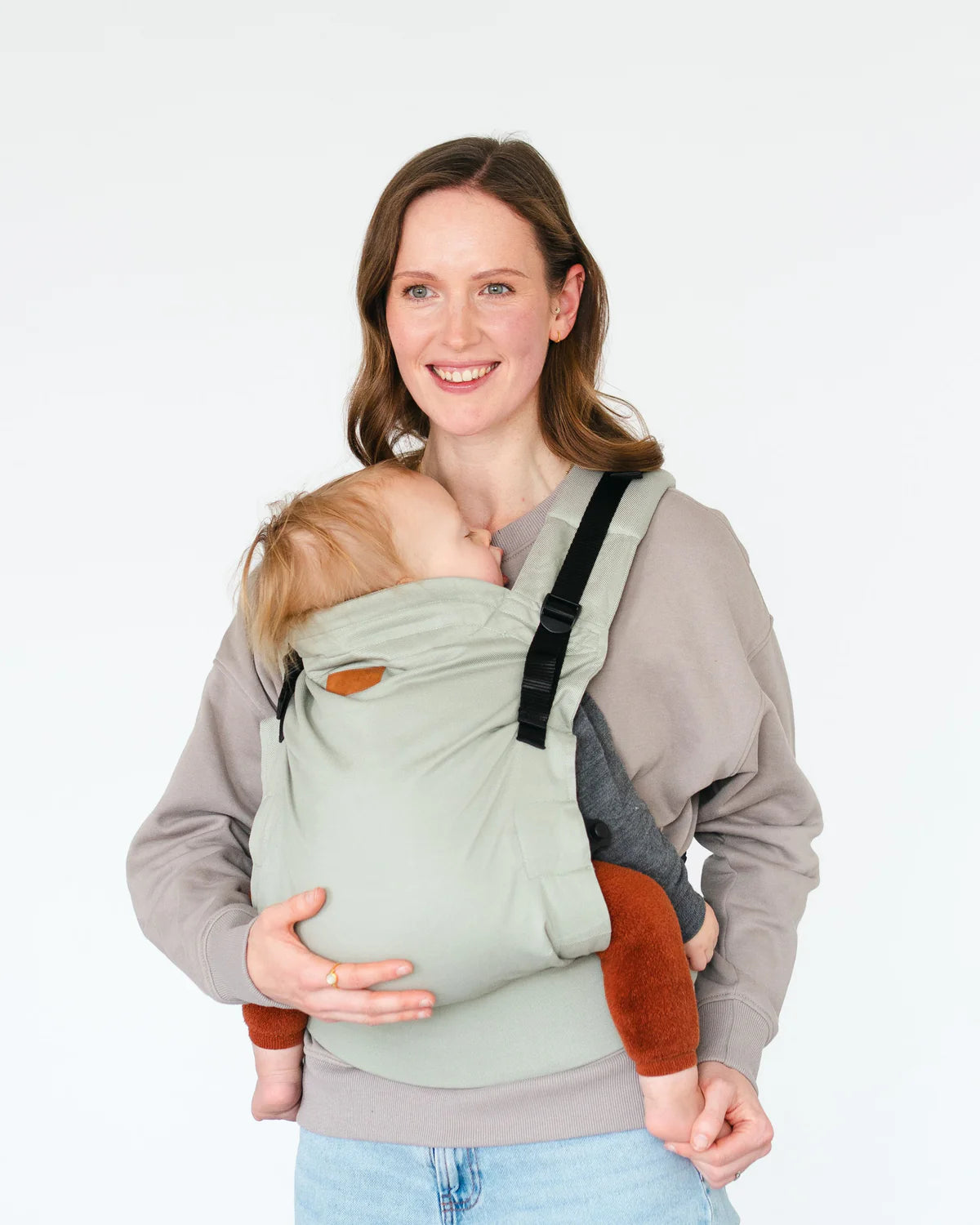 Für große Weltentdecker! Die robuste Qookie Ultimo Toddler Trage verteilt das Gewicht schwerer Kinder optimal. Genial: Patentierte Magnetverschlüsse für sekundenschnelles Anlegen.