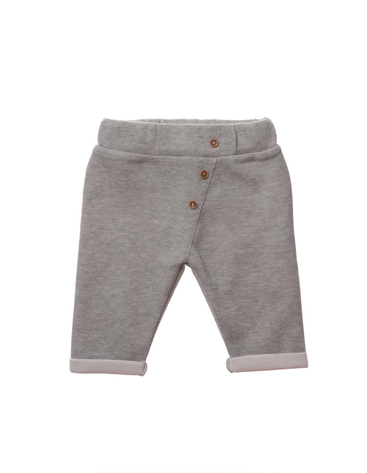 Lässiger Strick-Look für kleine Entdecker! Die bequeme Babyhose aus 100% weicher Baumwolle überzeugt mit Komfortbund und stylischen Zierknöpfen.