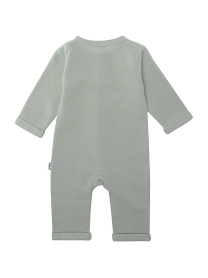 Nachhaltig und unglaublich bequem! Der weiche Baby-Overall in toller Ripp-Struktur aus reiner Bio-Baumwolle ist ideal zum Spielen und Schlafen.
