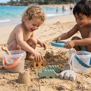 Bereit für die Buddelkiste! Das robuste Sand-Set in dänischem Design hält jedem Strandabenteuer stand und fördert die motorischen Fähigkeiten deines Kindes.