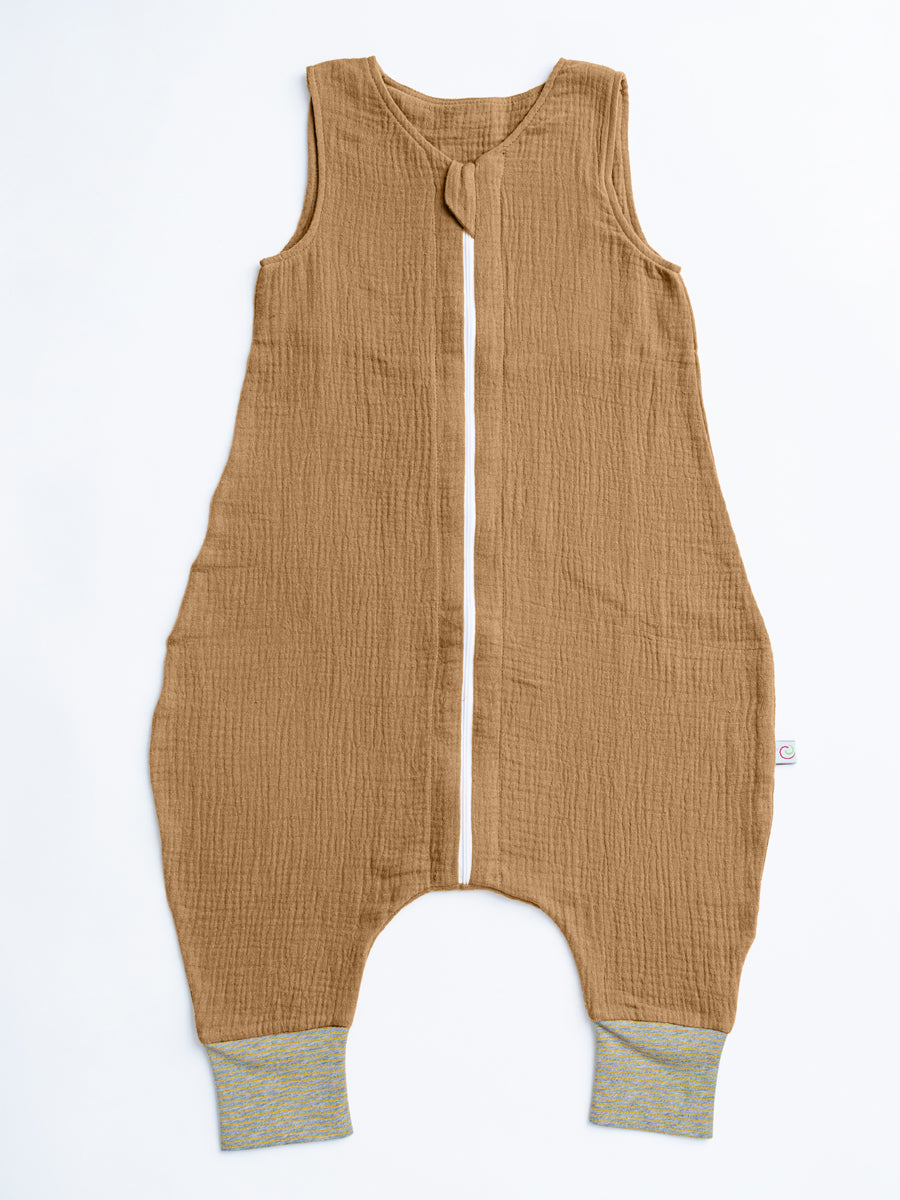 Für unruhige Schläfer, die Enge hassen. Der seidenweiche Schlafsack mit Beinen bietet maximale Bewegungsfreiheit und schützt nachts vor dem Auskühlen.