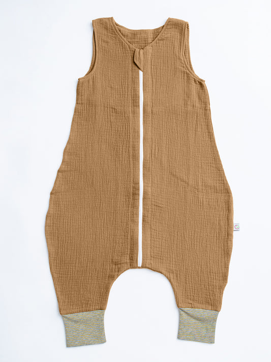 Für unruhige Schläfer, die Enge hassen. Der seidenweiche Schlafsack mit Beinen bietet maximale Bewegungsfreiheit und schützt nachts vor dem Auskühlen.