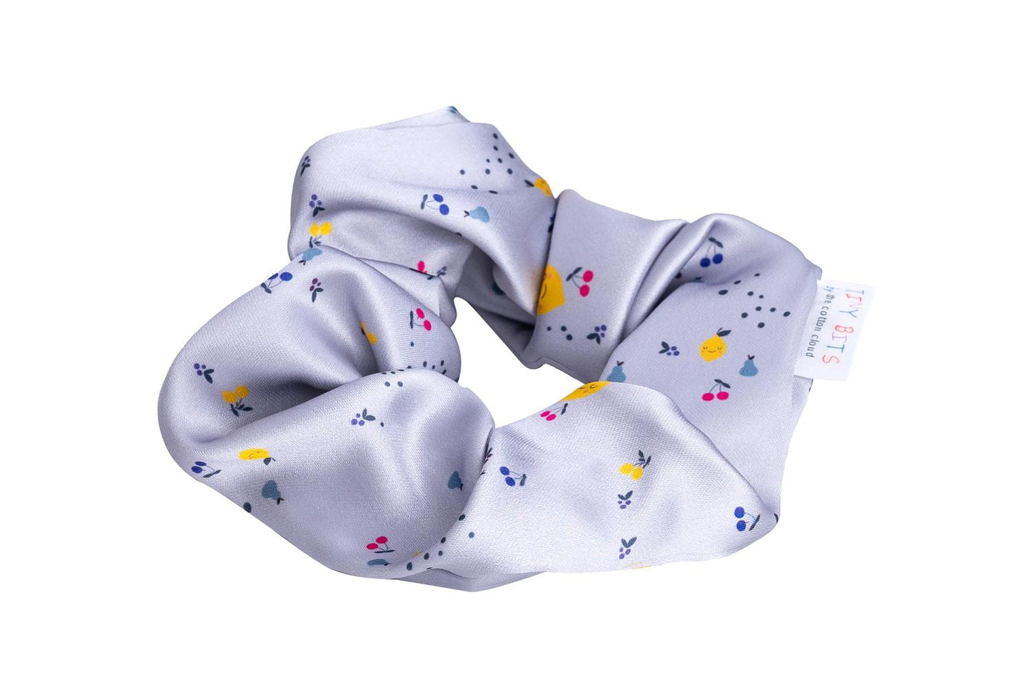 Verhindert Ziepen und Haarbruch! Das weiche Satin-Scrunchie bändigt feines Kinderhaar sicher und sieht dabei zauberhaft glänzend aus.