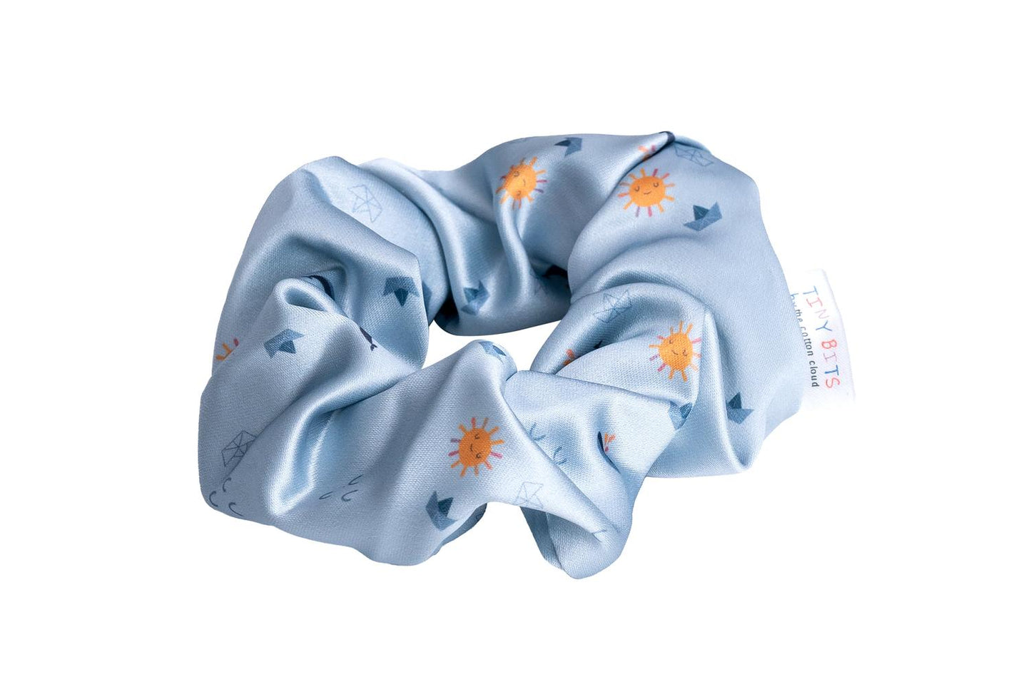 Verhindert Ziepen und Haarbruch! Das weiche Satin-Scrunchie bändigt feines Kinderhaar sicher und sieht dabei zauberhaft glänzend aus.