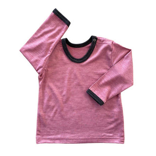 Die natürliche Klimaanlage für Kinderhaut! Luxuriöses Shirt aus Bio-Merinowolle und Seide, das wärmt, ohne zu überhitzen. 100% schadstofffrei.