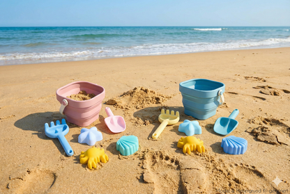 Unkaputtbarer Spielspaß für den Sandkasten! Das weiche Strandset aus 100% Silikon lässt sich platzsparend falten und ist sicher für kleine Hände.