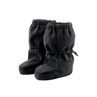 Keine Chance für Nässe und Matsch! Die wasserdichten Softshell-Überzieher mit Fleece-Futter sind ideal für die Babytrage und den Kinderwagen.