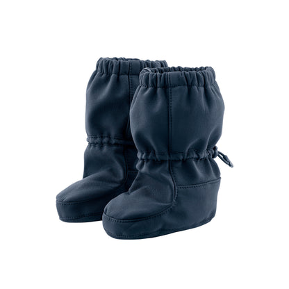 Keine Chance für Nässe und Matsch! Die wasserdichten Softshell-Überzieher mit Fleece-Futter sind ideal für die Babytrage und den Kinderwagen.
