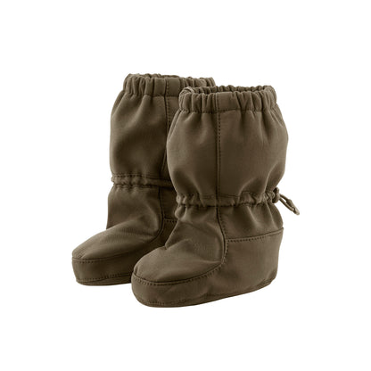Keine Chance für Nässe und Matsch! Die wasserdichten Softshell-Überzieher mit Fleece-Futter sind ideal für die Babytrage und den Kinderwagen.
