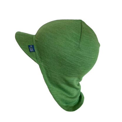 Natürlicher UV-Schutz ohne Schwitzen. Die leichte Mütze mit Schirm aus Bio-Merinowolle und Seide wirkt kühlend und schützt kleine Köpfchen perfekt.