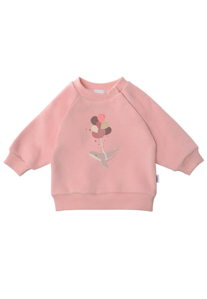 Der maritime Begleiter für kalte Tage! Das weiche Sweatshirt in zartem Dusty Pink mit niedlichem Wal-Print hält kleine Ozean-Entdecker kuschelig warm.