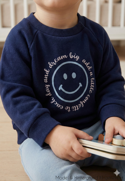 Bring Konfetti in den Alltag! Das dunkelblaue Sweatshirt mit inspirierendem """"Add a little confetti""""-Print steckt voller positiver Energie und wärmt toll.""