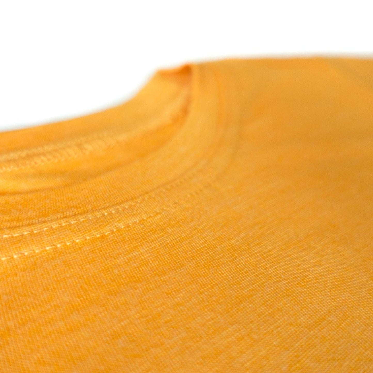 Natürlich kühlend an heißen Tagen! Das leichte Kinder T-Shirt aus Bio-Merinowolle & Seide mit süßem Geißlein-Print ist butterweich und atmungsaktiv.