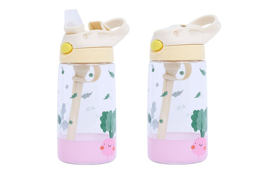 Bruchsicher & auslaufsicher für unterwegs. Die leichte BPA-freie Tritan-Flasche für Kinder punktet mit einem kinderleichten Strohhalm-Verschluss.